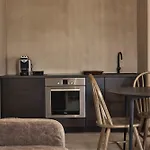 Naxian Collection - Small Luxury Of The World סטלידה